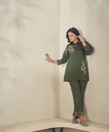 Varanga Women  Embroidered  Shirt  Collar  Placement Design Kurta, Paired With   Embroidered  Scallop   Bottom
